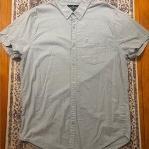 Hollister Men's Casual Light Gray Button Down Shirt